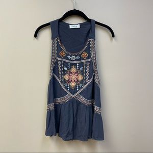 Taylor & Sage embroidered tank size large